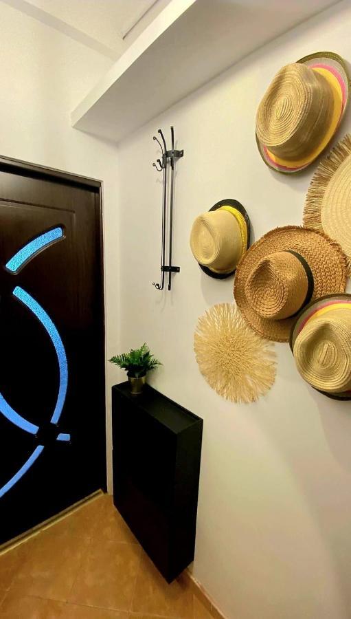 Central Studio Sapphire Apartment Bukares Bagian luar foto