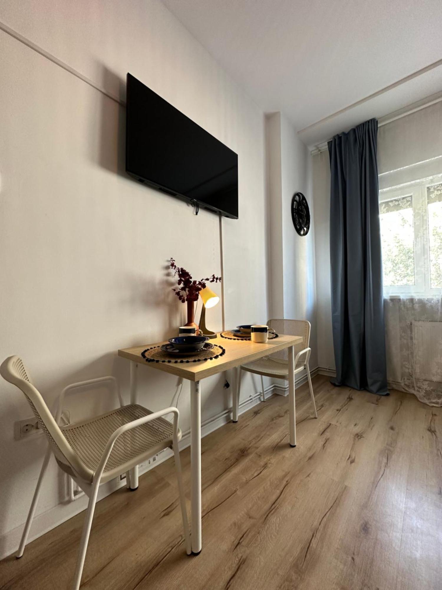 Central Studio Sapphire Apartment Bukares Bagian luar foto